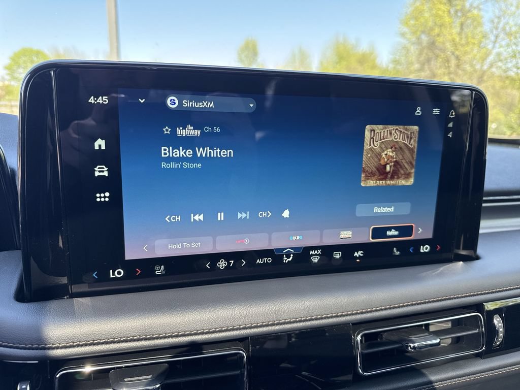 New 2026 Lincoln Aviator AWD w/ Jet Appearance Package image 16