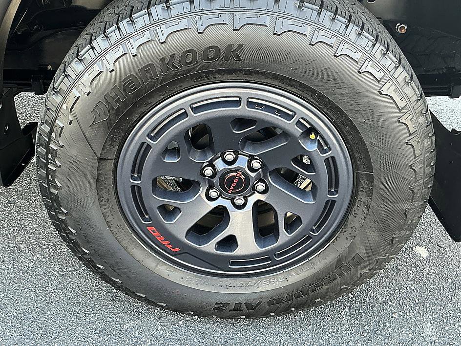 Certified 2025 Nissan Frontier PRO-4X image 9