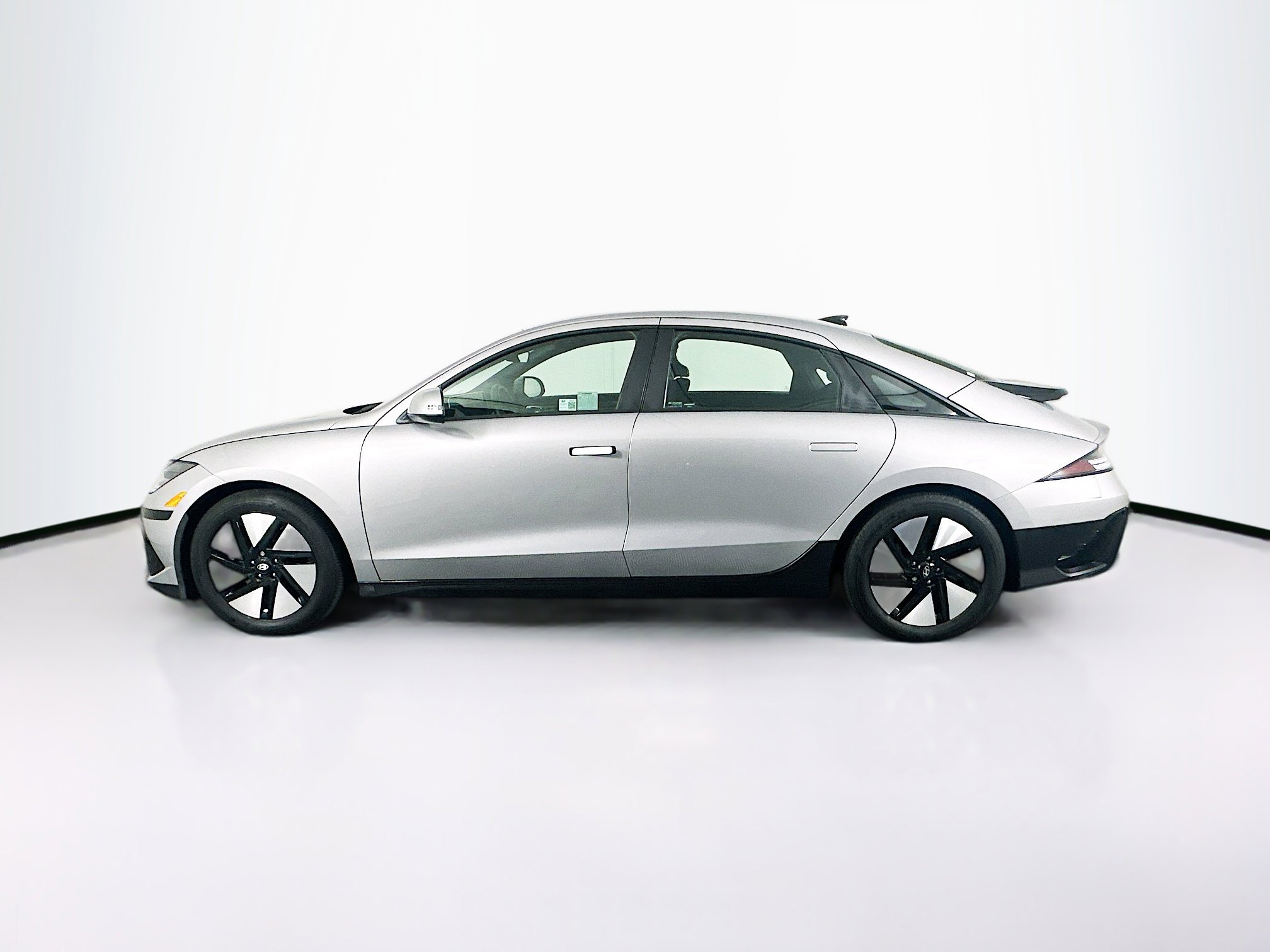 Used 2024 Hyundai Ioniq 6 SE image 4