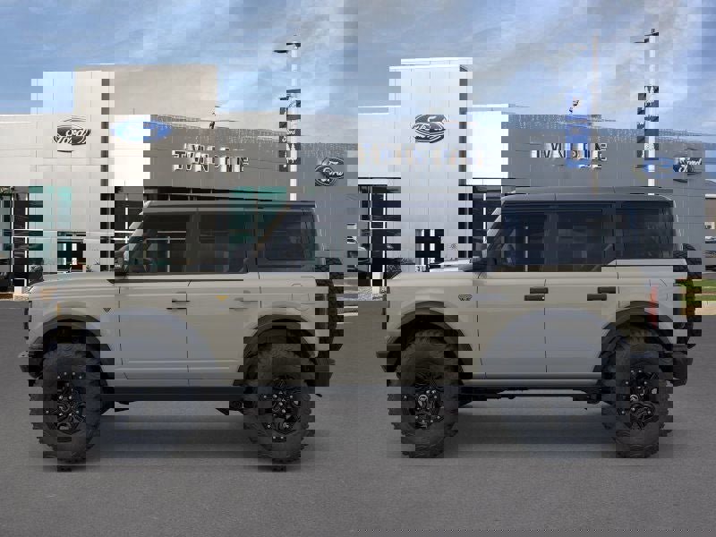 New 2025 Ford Bronco Badlands image 3