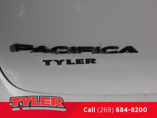 New 2026 Chrysler Pacifica Select FWD image 14