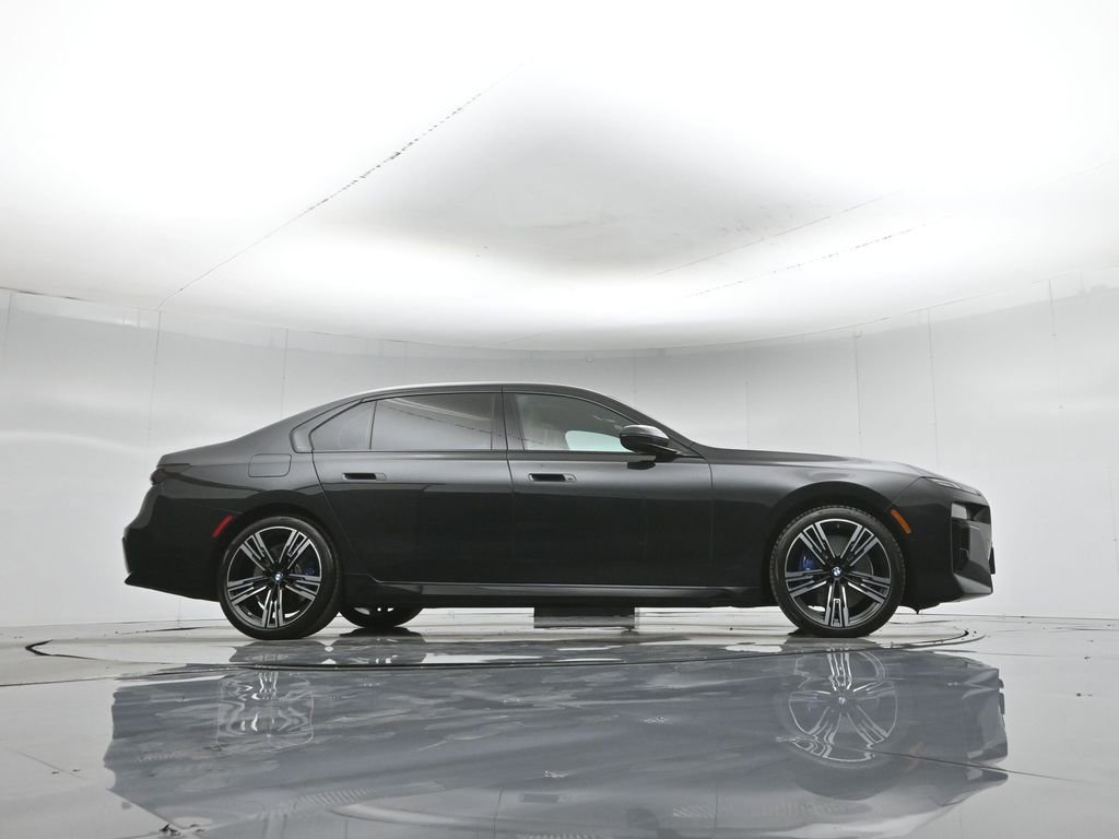 Used 2023 BMW 740i w/ Parking Assistance Package image 52