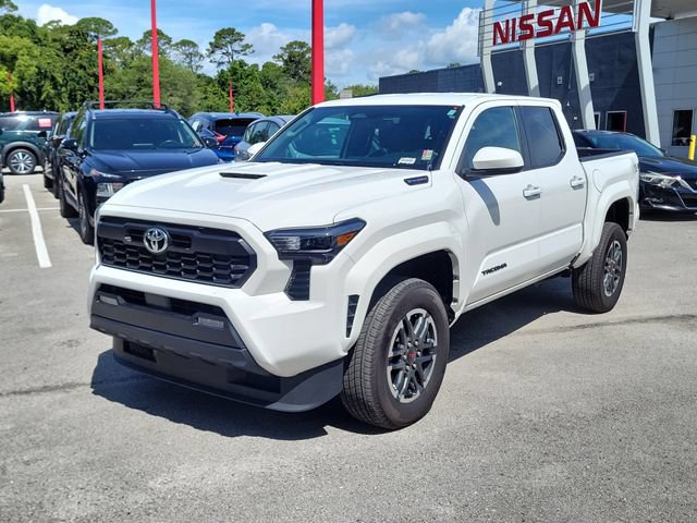 Used 2024 Toyota Tacoma TRD Sport AWD/4WD image 5
