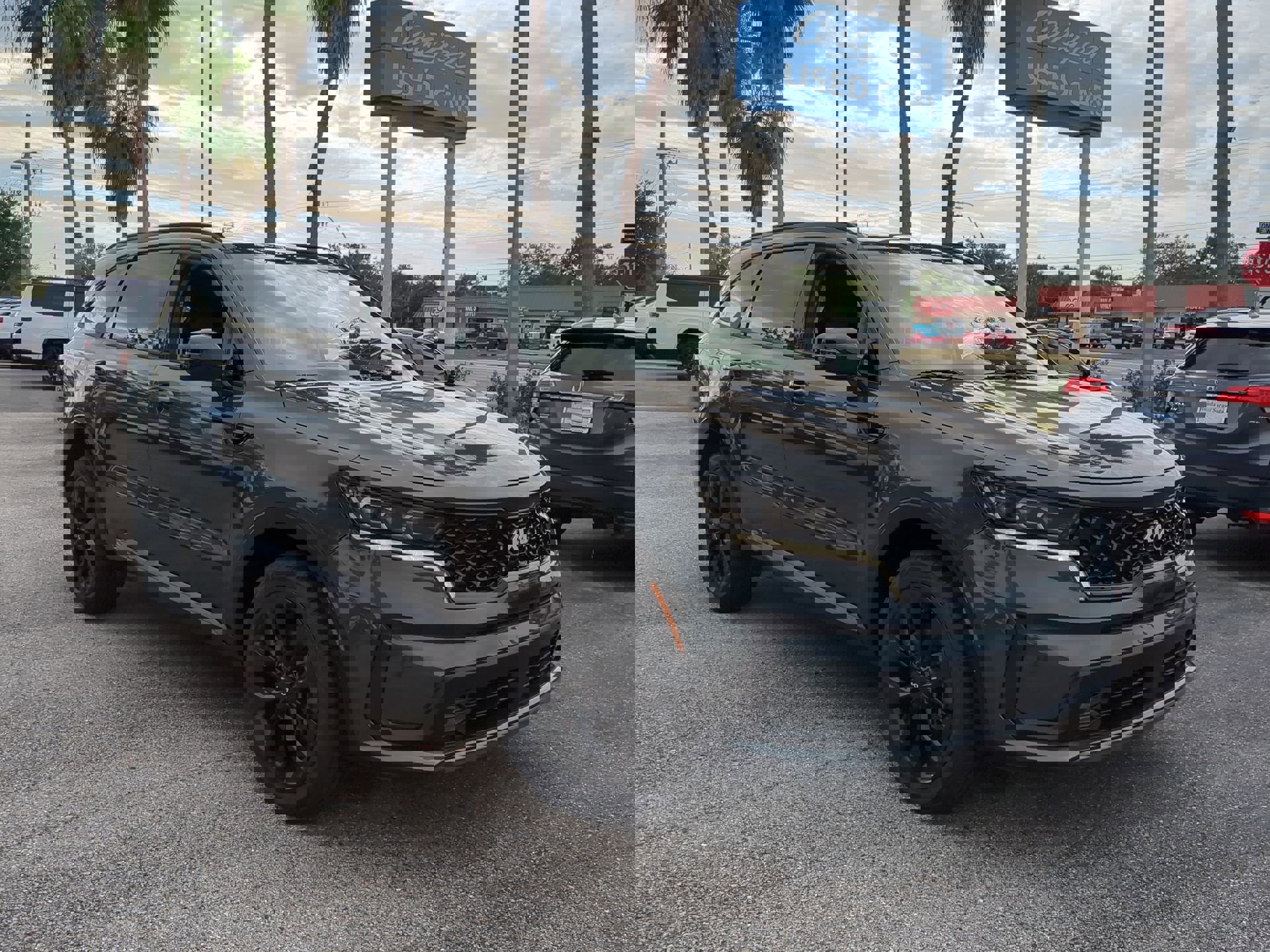 Used 2022 Kia Sorento SX image 2