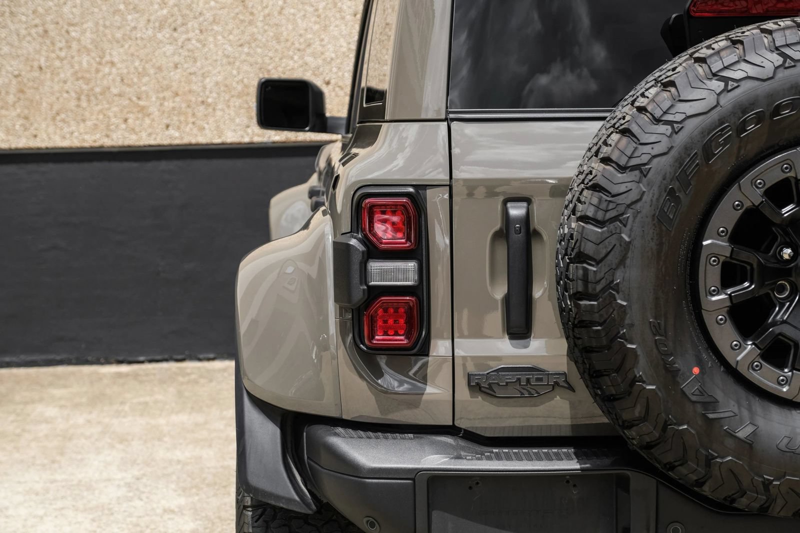 Used 2025 Ford Bronco Raptor w/ Interior Carbon Fiber Pack AWD/4WD image 49