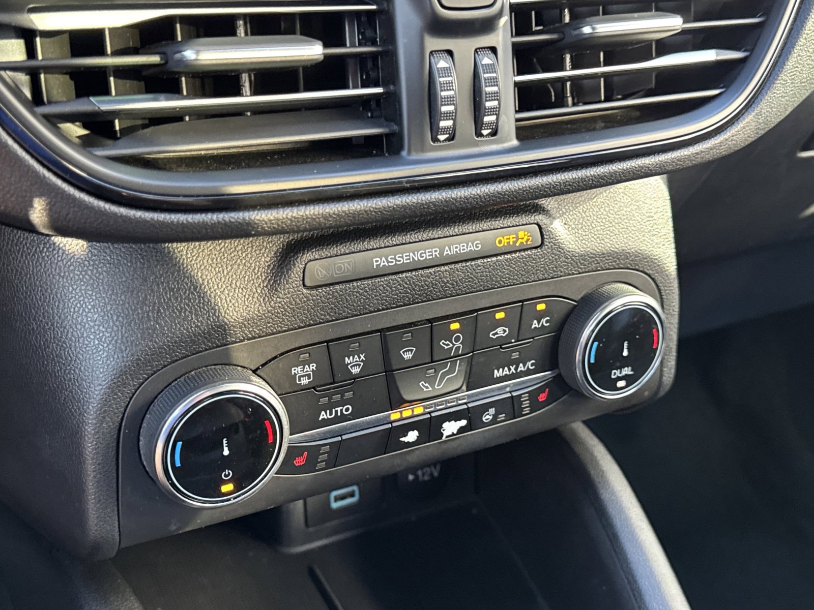 Used 2023 Ford Escape ST-Line image 30