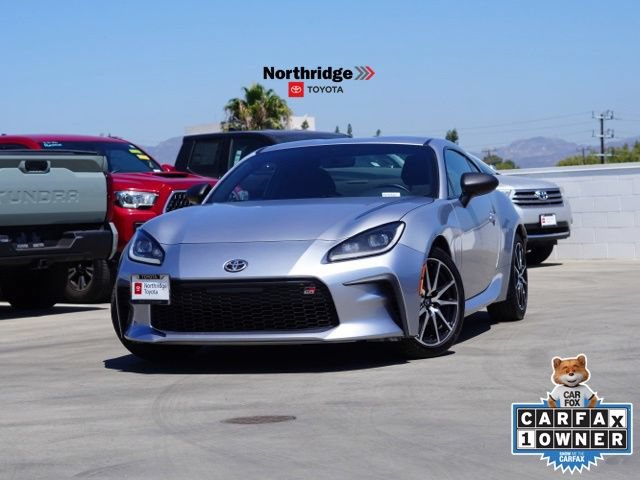 Used 2023 Toyota GR86 RWD image 3