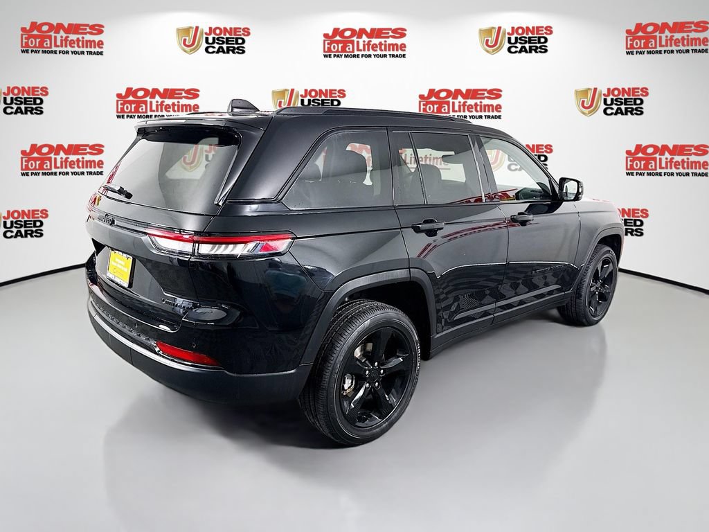 Used 2023 Jeep Grand Cherokee Limited w/ Black Appearance Package AWD/4WD image 17