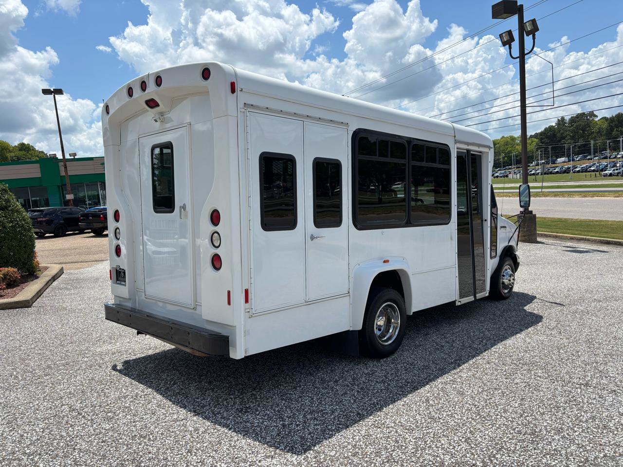 Used 2006 Ford E-350 and Econoline 350 Super Duty RWD image 6