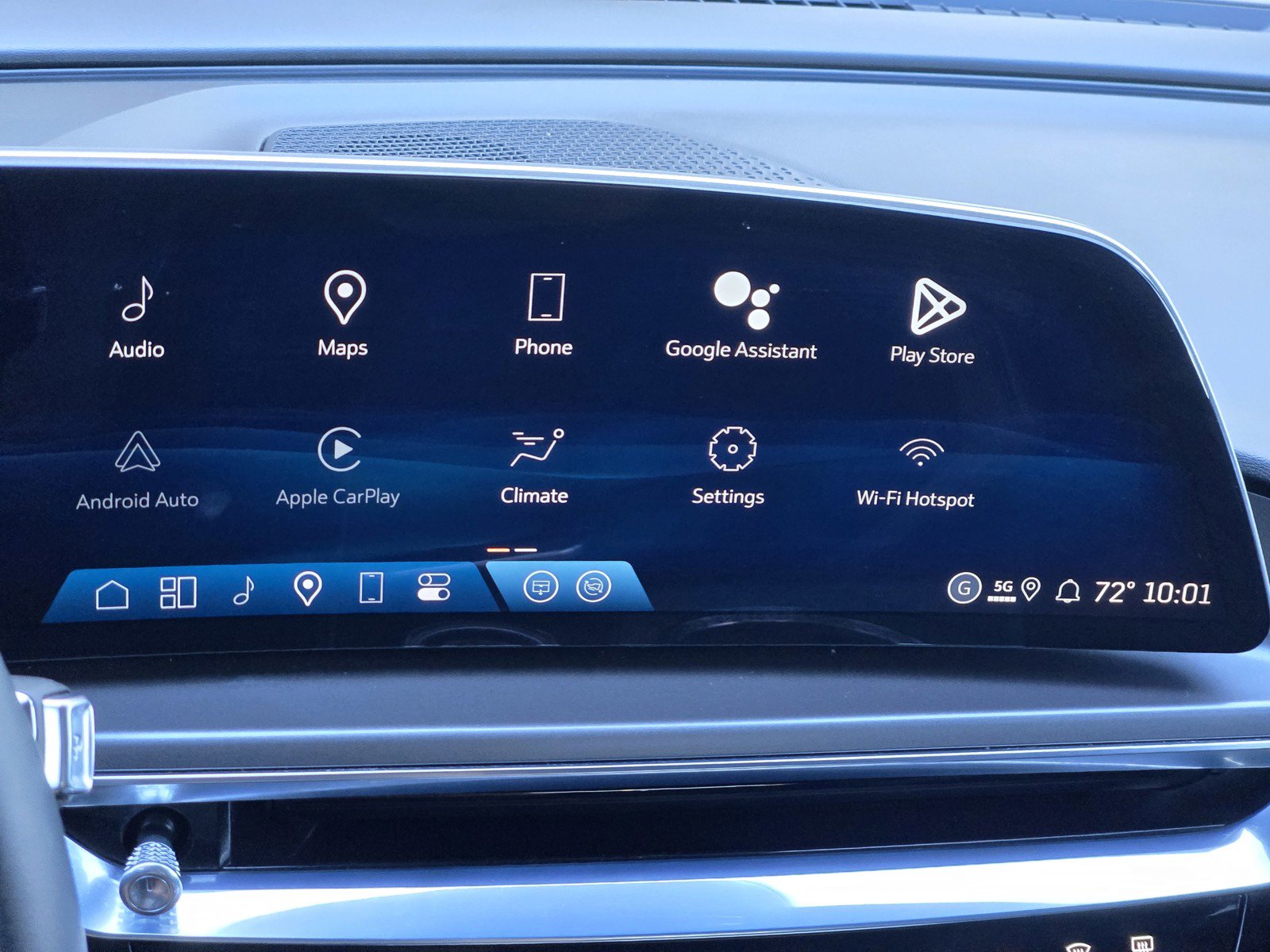Certified 2024 Cadillac Lyriq Tech AWD/4WD image 18