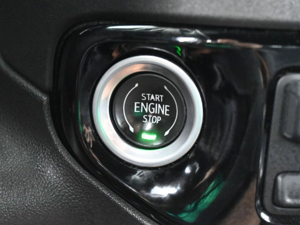 Used 2022 Chevrolet Silverado 1500 High Country image 38