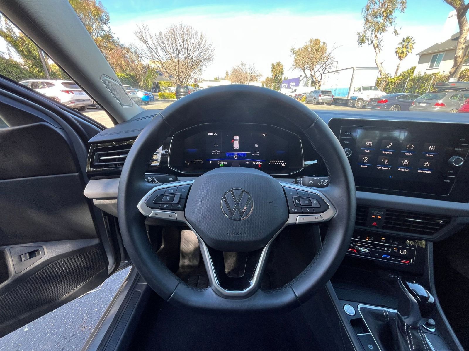 Used 2025 Volkswagen Jetta SE image 35