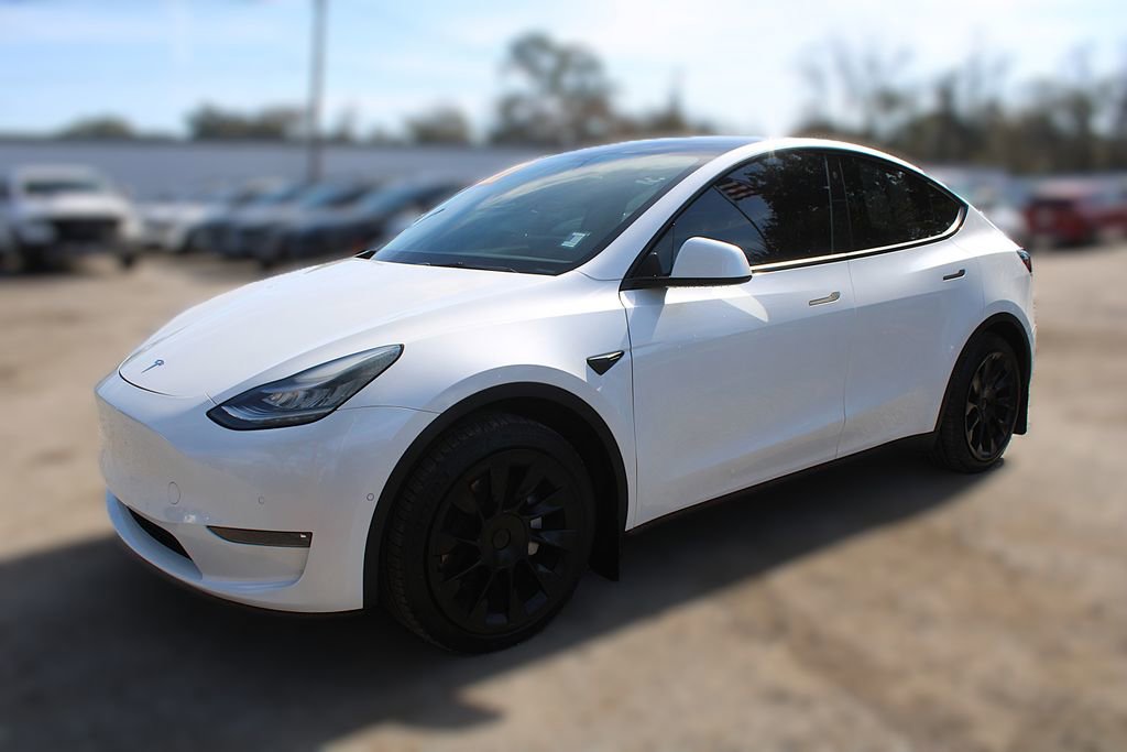 Used 2021 Tesla Model Y Long Range image 16