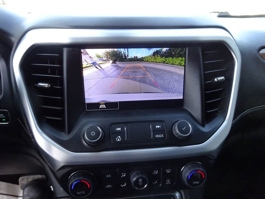 Certified 2023 GMC Acadia SLE w/ Driver Convenience Package FWD image 31