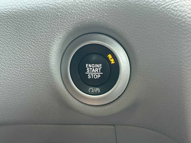 Used 2023 Chrysler Pacifica Touring-L FWD image 26