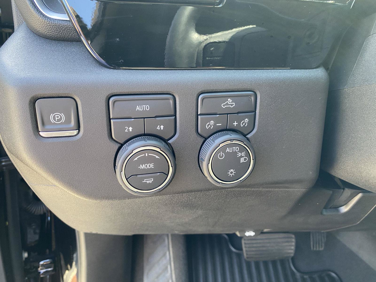 Used 2024 Chevrolet Silverado 1500 LT AWD/4WD image 23