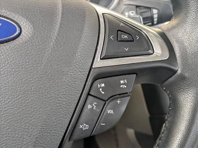 Used 2017 Ford Fusion SE FWD image 6