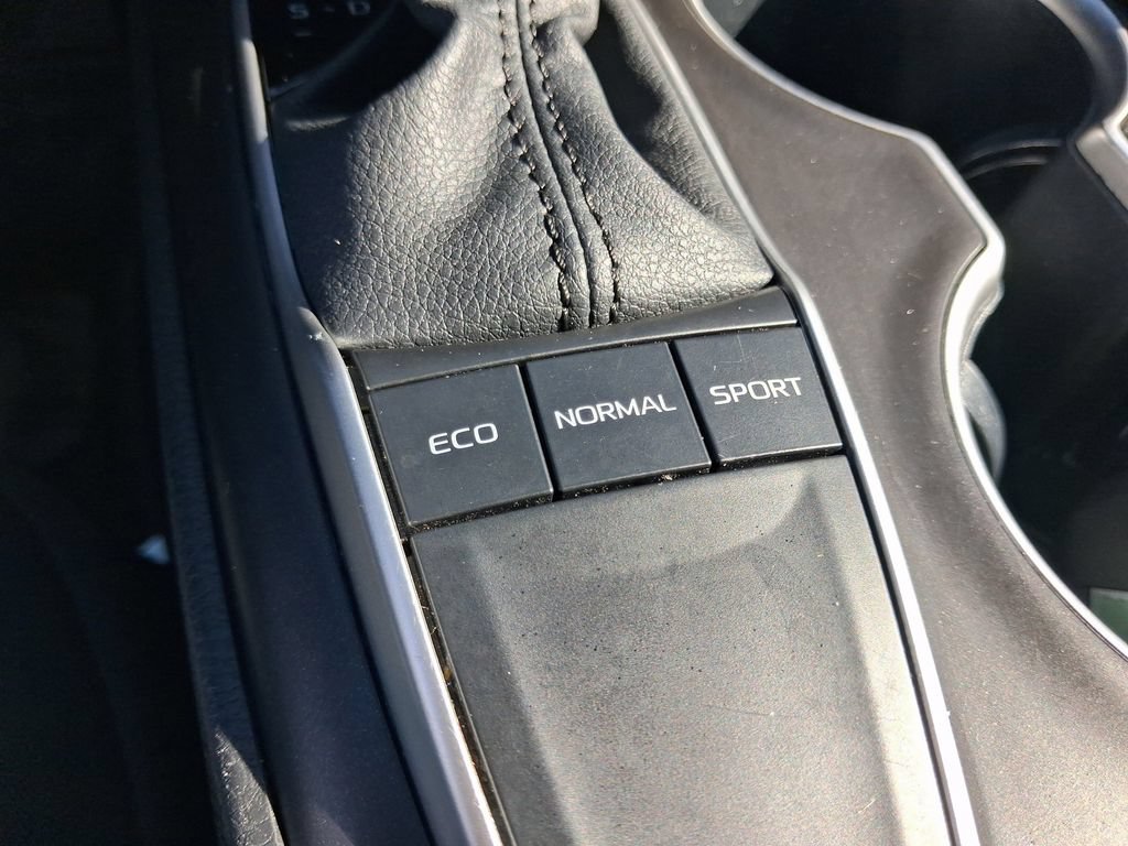 Used 2023 Toyota Camry LE w/ Convenience Package FWD image 27