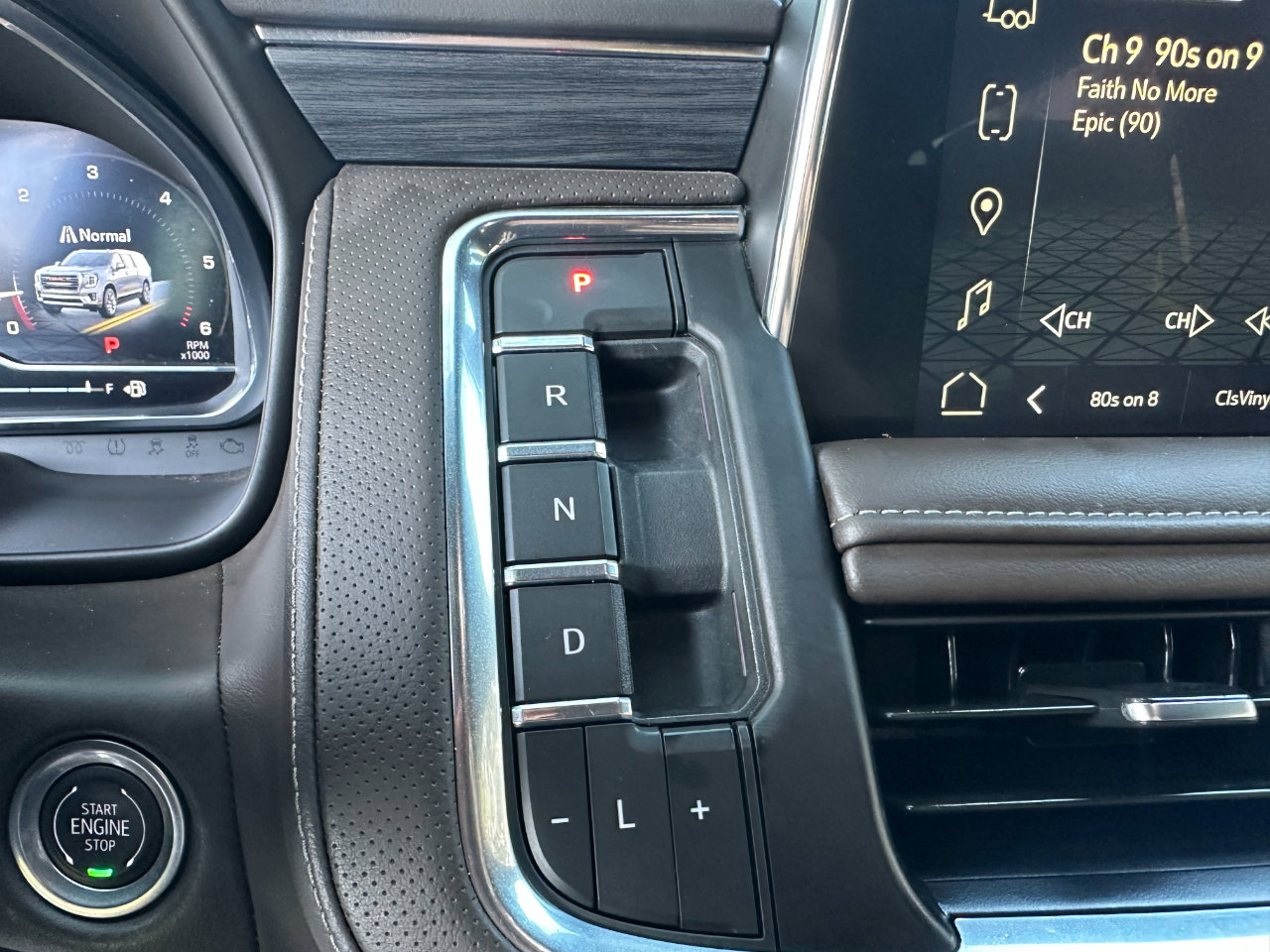 Used 2024 GMC Yukon XL SLT w/ SLT Luxury Package image 48