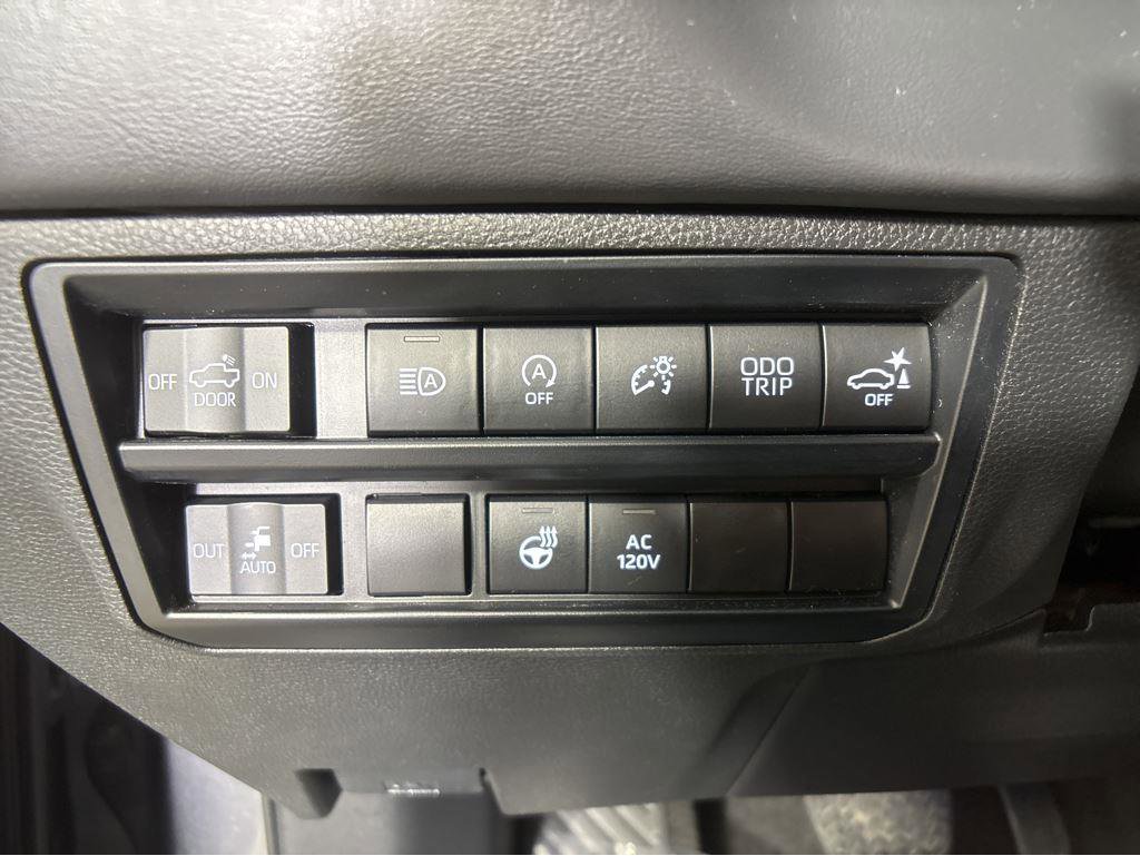 Used 2023 Toyota Tundra Platinum image 29