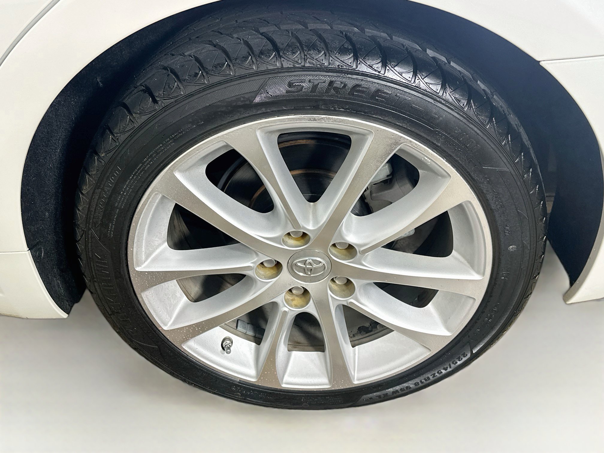 Used 2013 Toyota Avalon Limited FWD image 11