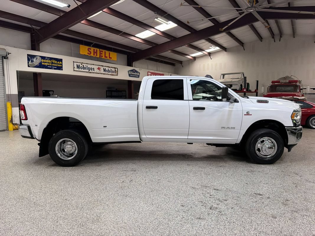 Used 2021 RAM 3500 Tradesman AWD/4WD image 9