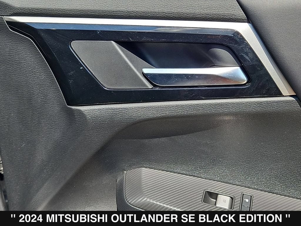 Used 2024 Mitsubishi Outlander SE Black Edition FWD image 33