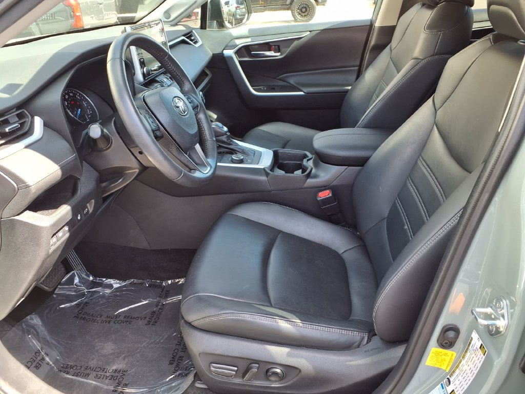 Certified 2021 Toyota RAV4 XLE Premium AWD/4WD image 17