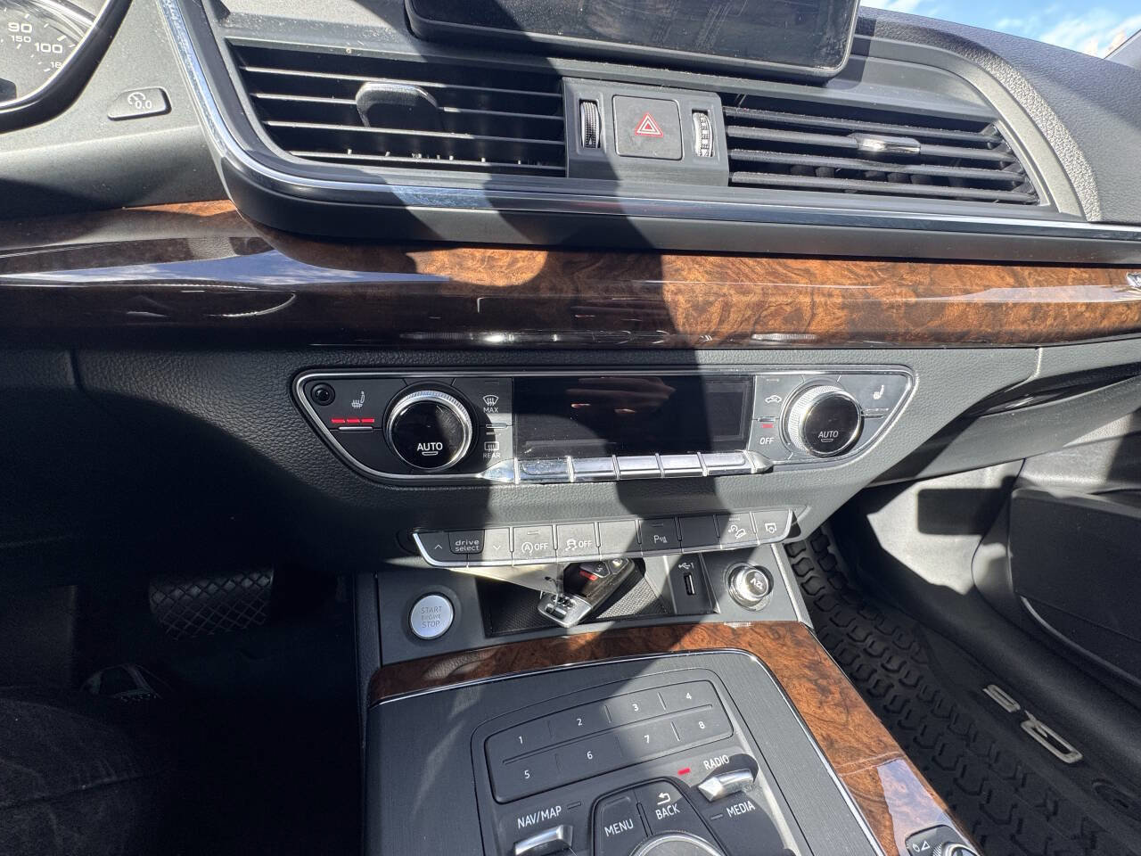 Used 2020 Audi Q5 2.0T Premium w/ Convenience Package image 32