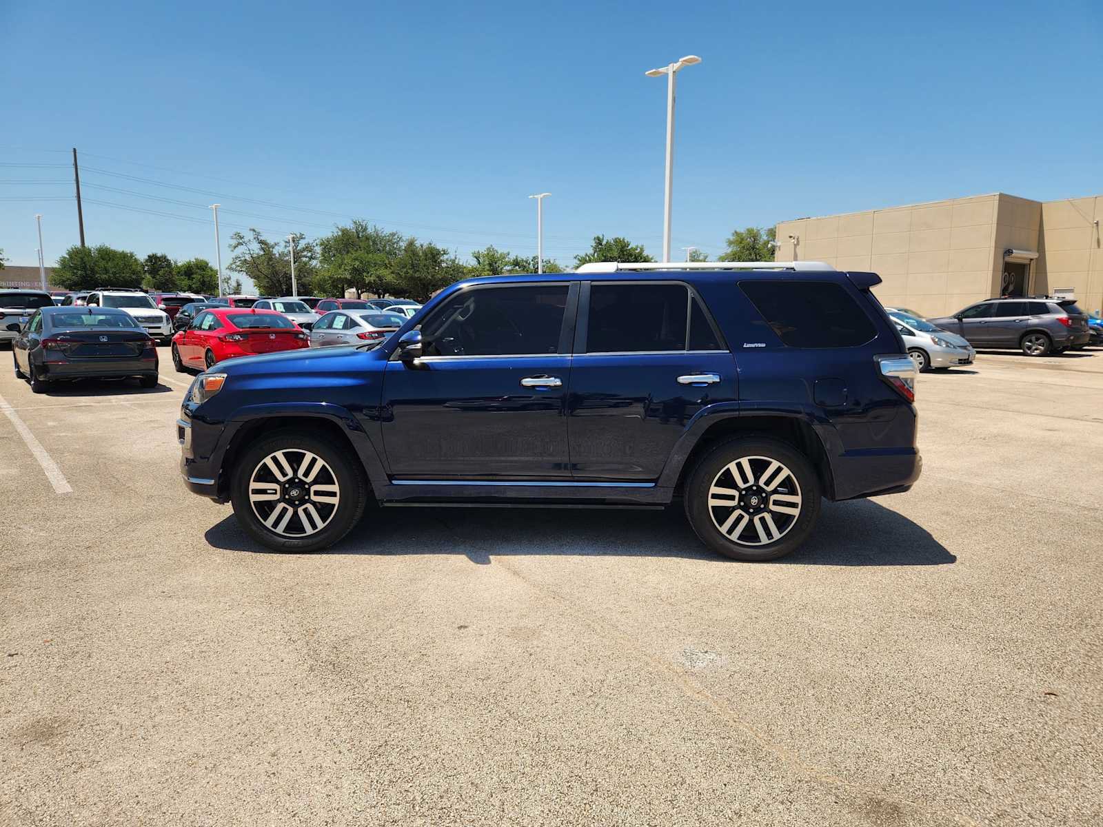 Used 2015 Toyota 4Runner Limited AWD/4WD image 4