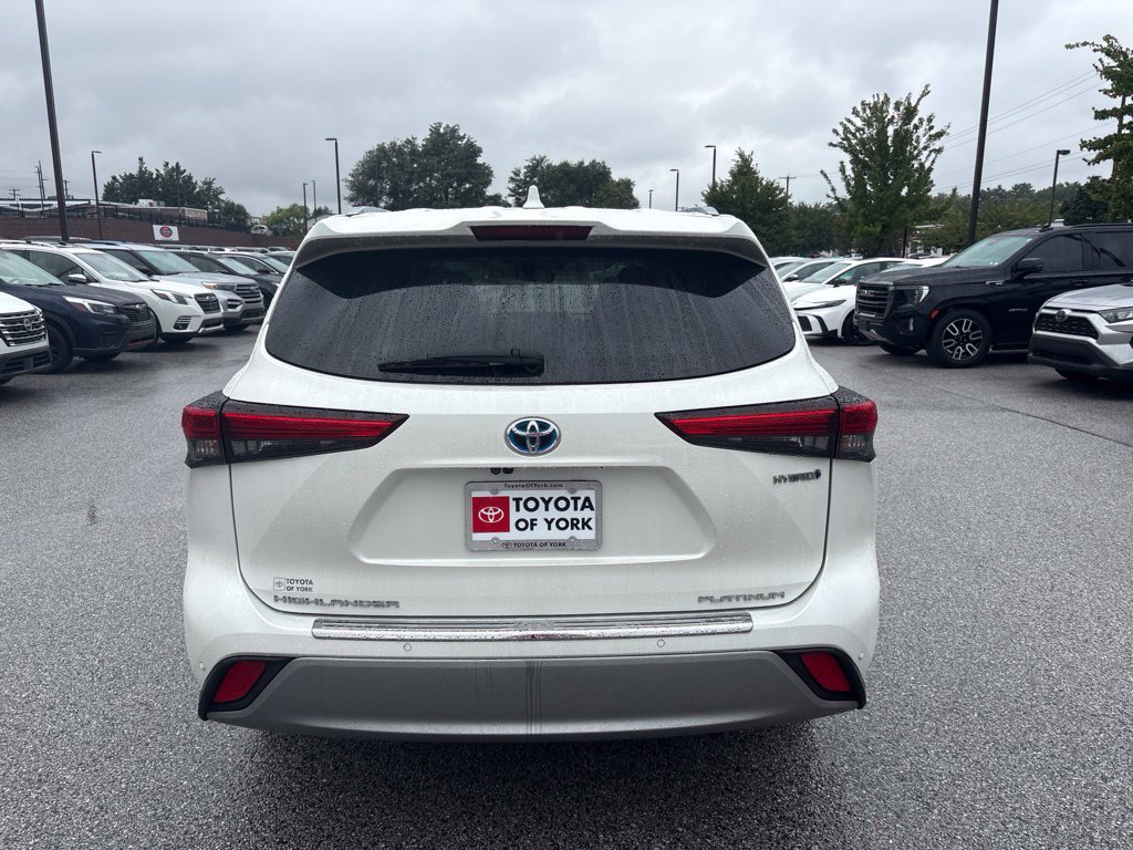 Used 2021 Toyota Highlander Platinum AWD/4WD image 4