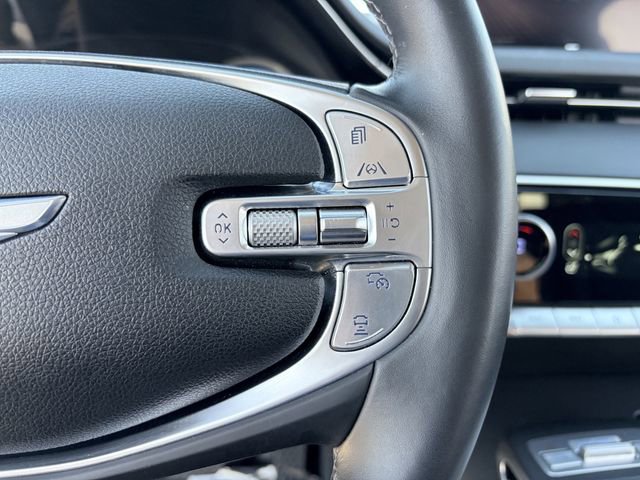 Used 2025 Genesis GV70 2.5T AWD/4WD image 9