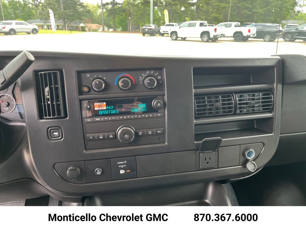 New 2026 Chevrolet Express 2500 Extended image 16