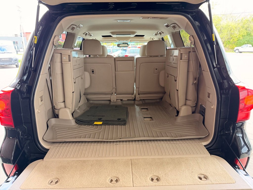Used 2015 Toyota Land Cruiser image 13