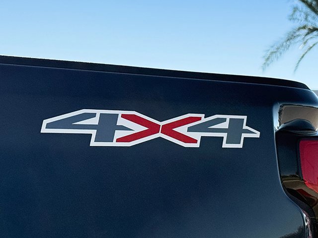 Used 2025 Chevrolet Silverado 2500 LTZ w/ LTZ Convenience Package image 32