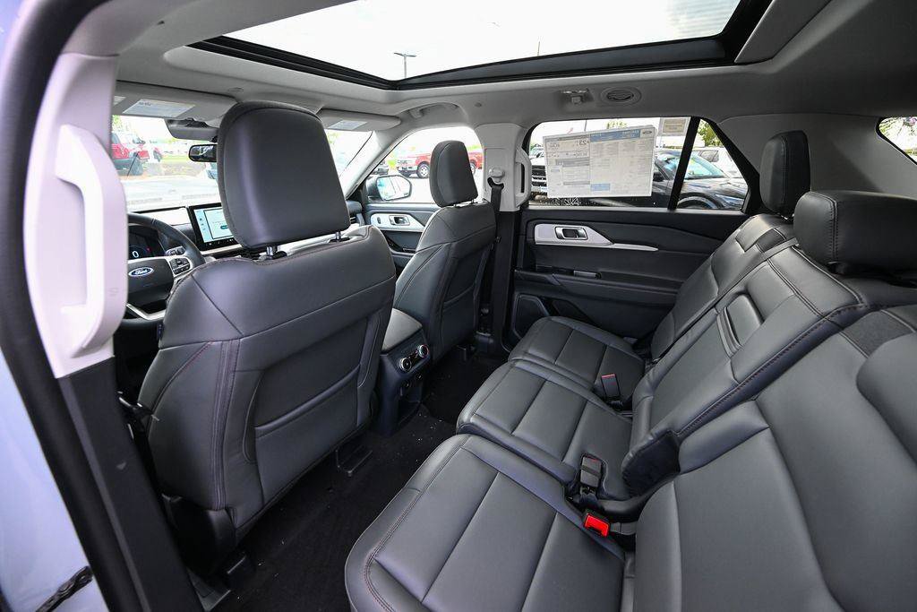 New 2026 Ford Explorer Active w/ Active Comfort Package AWD/4WD image 18