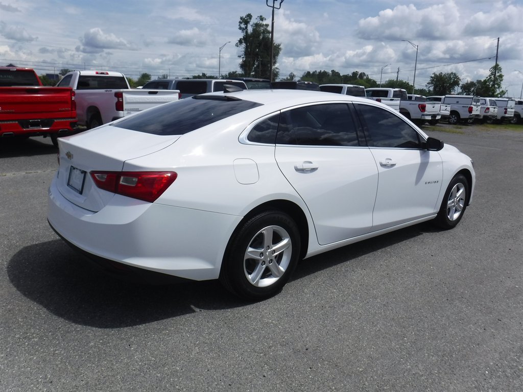Used 2023 Chevrolet Malibu LS FWD image 2