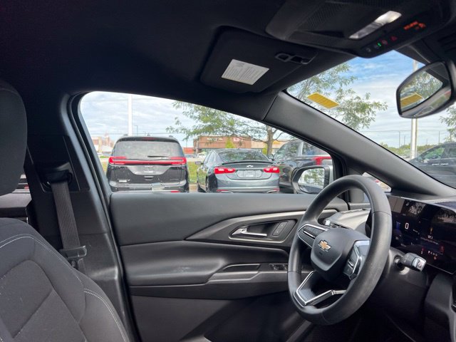 Used 2025 Chevrolet Equinox EV LT FWD image 32