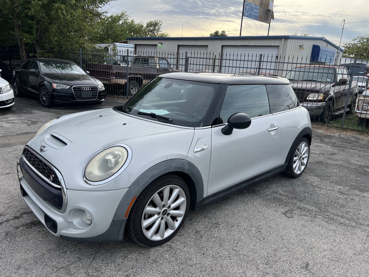 Used 2015 MINI Cooper S FWD image 1