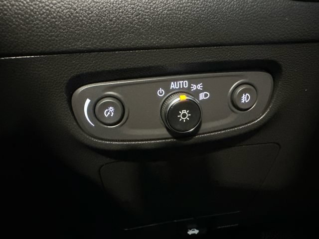 Used 2023 Buick Encore GX Preferred w/ Cold Weather Comfort Package AWD/4WD image 18