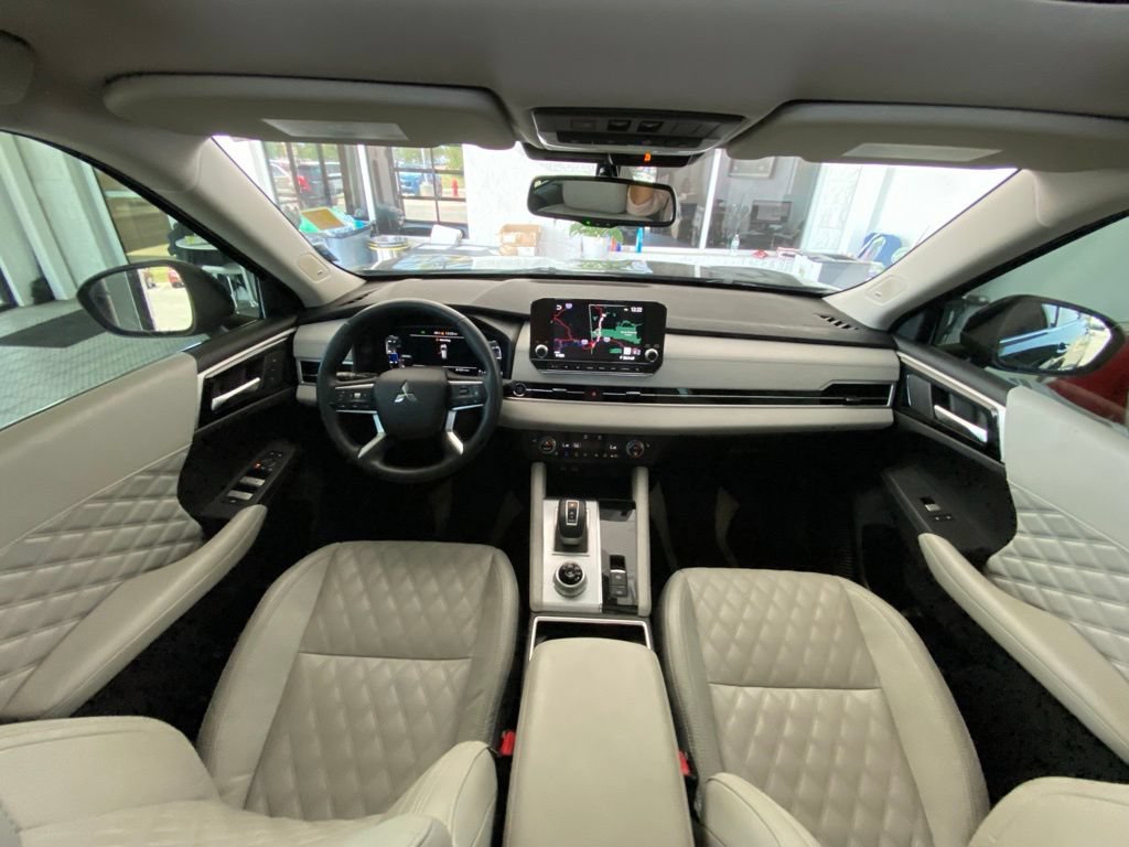 Used 2024 Mitsubishi Outlander SEL FWD image 20