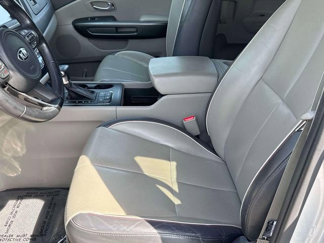 Used 2017 Kia Sedona LX w/ LX Essentials Premium Package image 15