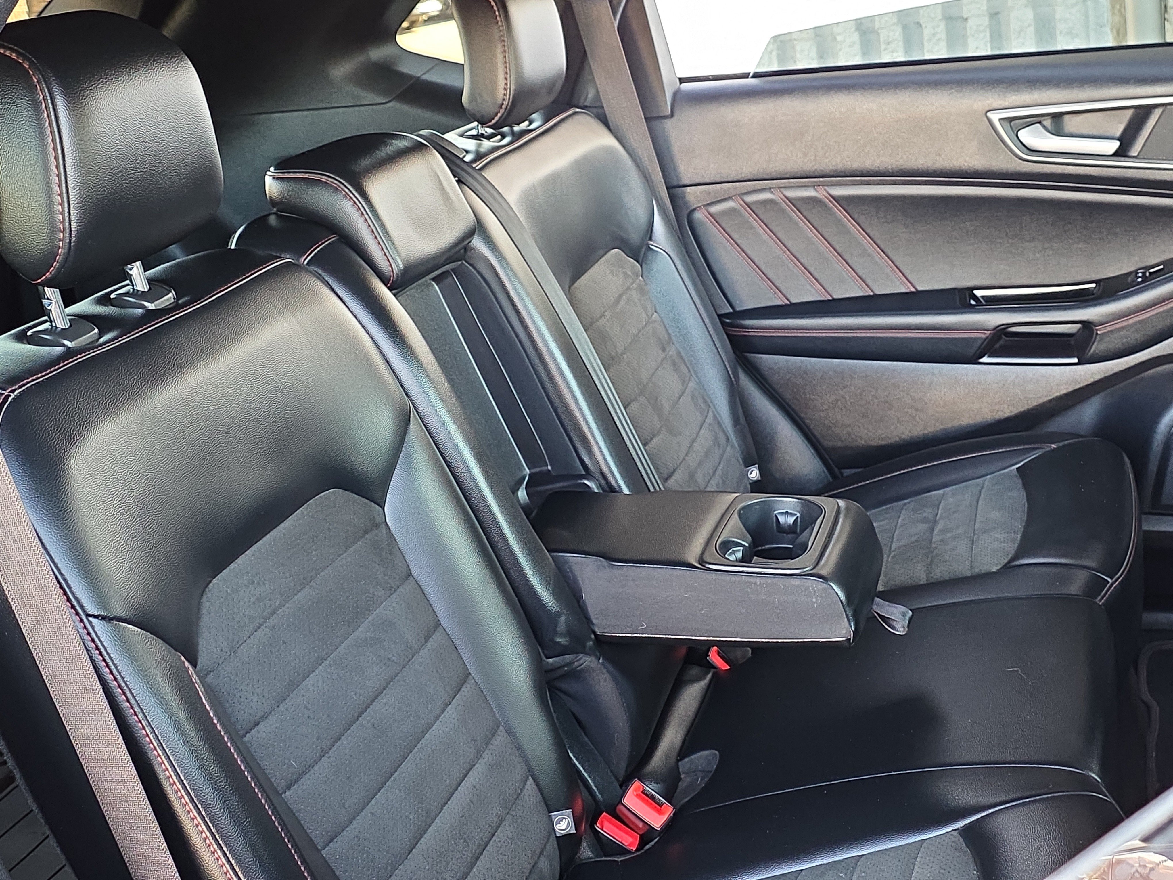 Used 2020 Ford Edge ST-Line FWD image 27