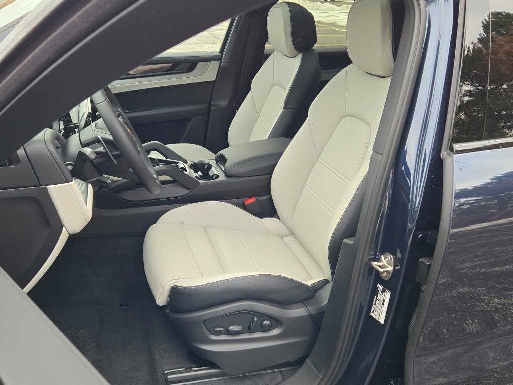 New 2026 Porsche Cayenne Coupe image 5