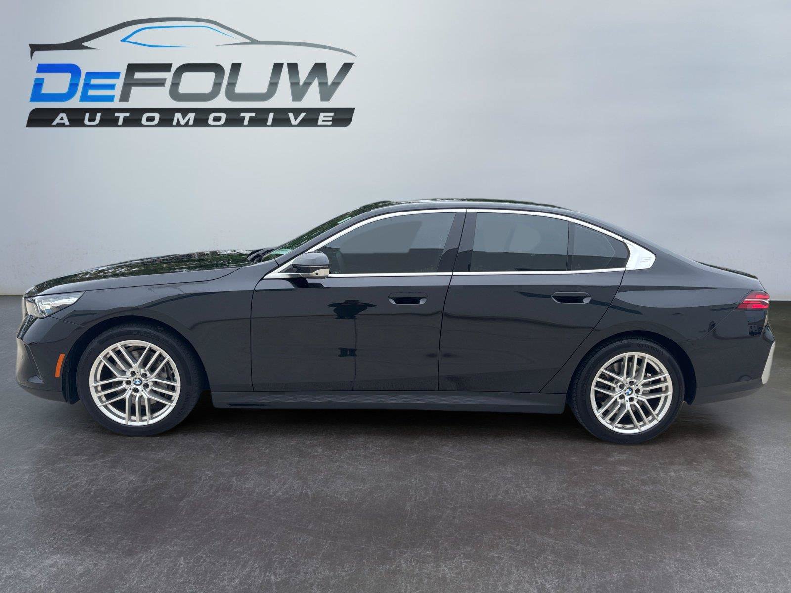 Used 2024 BMW 540i xDrive w/ Premium Package AWD/4WD image 18
