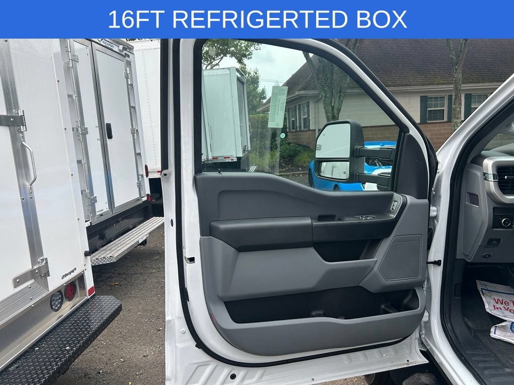 New 2026 Ford F550 2WD Regular Cab Super Duty image 10