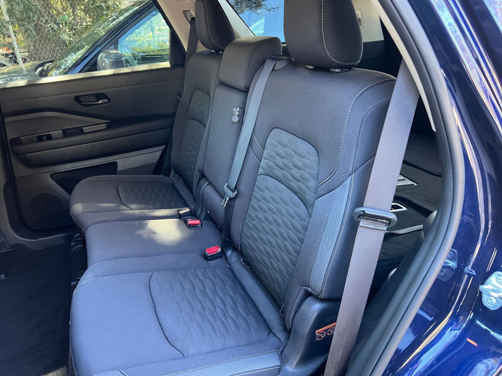 Used 2025 Nissan Pathfinder SV image 32