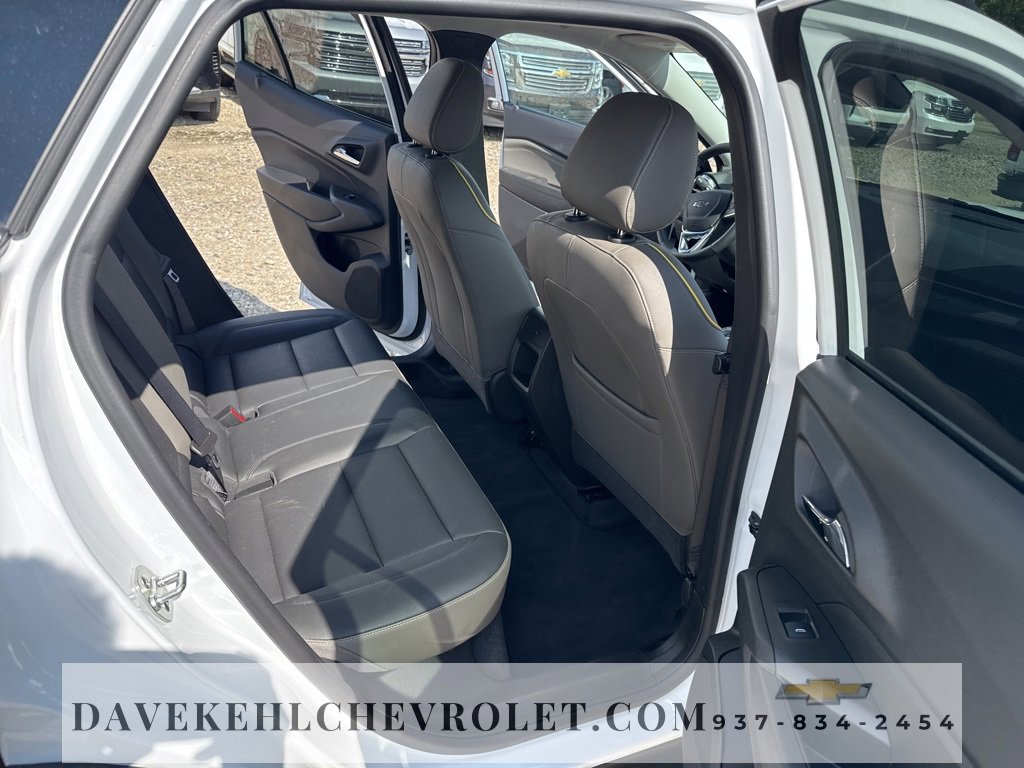 Used 2025 Chevrolet Trax ACTIV w/ Sunroof Package image 22