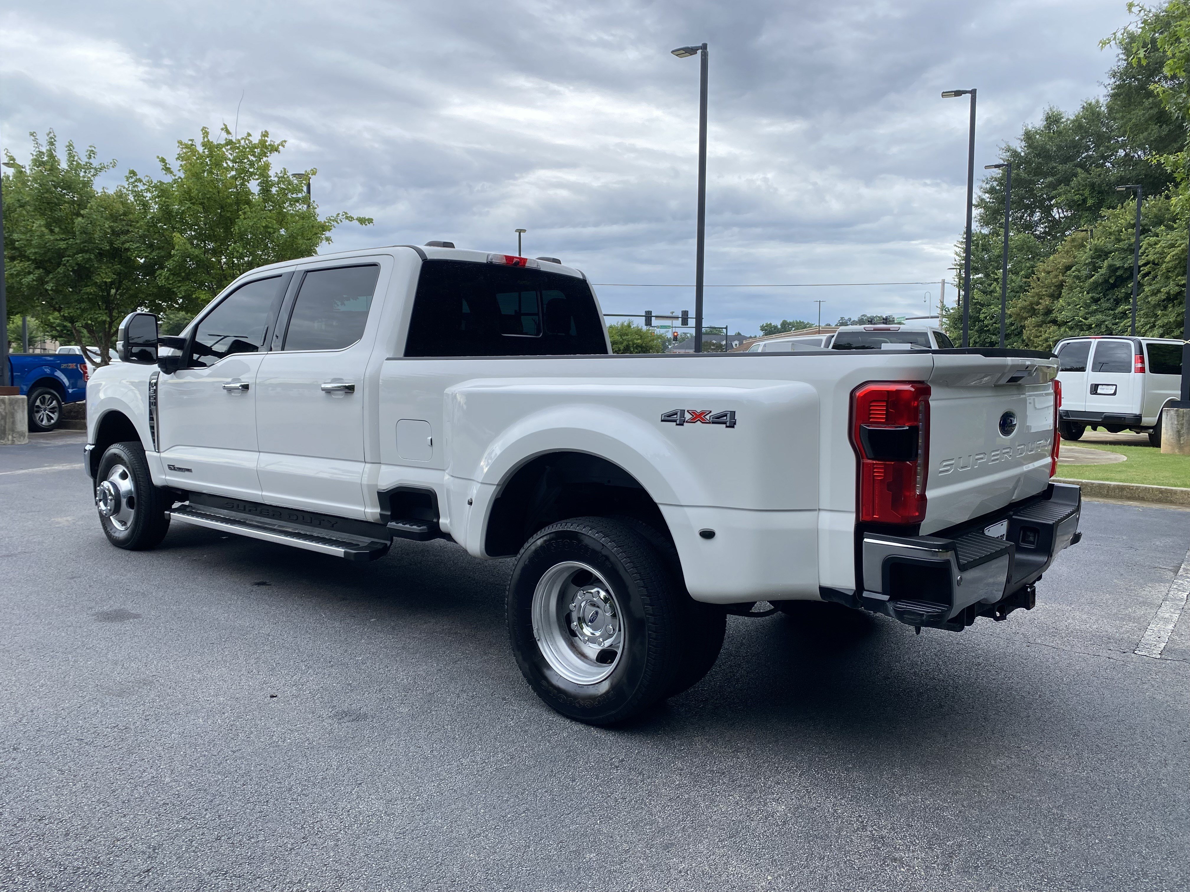 Used 2023 Ford F350 Lariat w/ Chrome Package AWD/4WD image 7