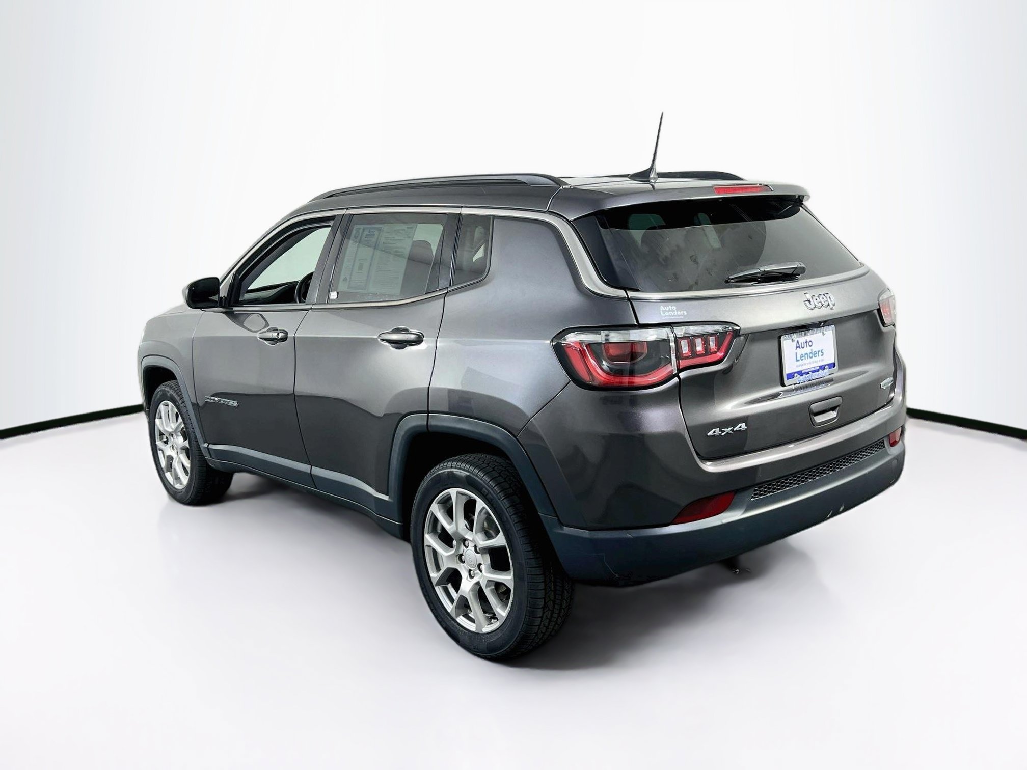 Used 2022 Jeep Compass Latitude AWD/4WD image 7